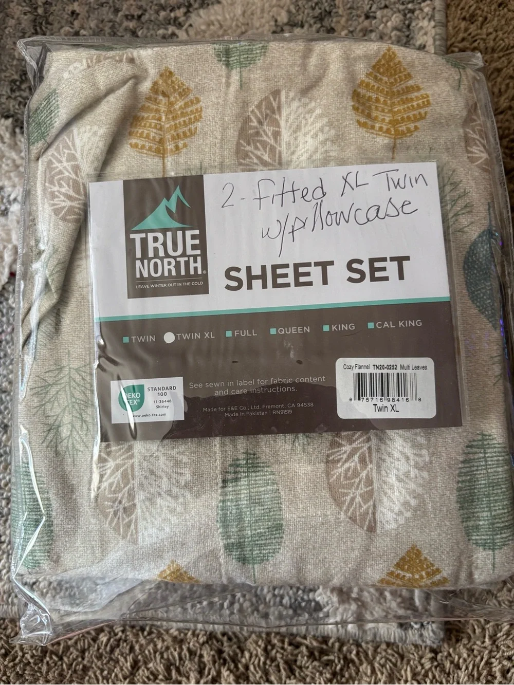 Twin XL Leaf-Print flannel fitted sheets and pillow cases in Beige and Green